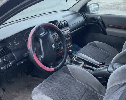 Синій Опель Омега, об'ємом двигуна 2.5 л та пробігом 300 тис. км за 700 $, фото 5 на Automoto.ua