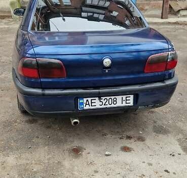 Синий Опель Омега, объемом двигателя 2 л и пробегом 300 тыс. км за 2000 $, фото 6 на Automoto.ua