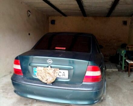 Синий Опель Омега, объемом двигателя 1.8 л и пробегом 100 тыс. км за 2500 $, фото 2 на Automoto.ua