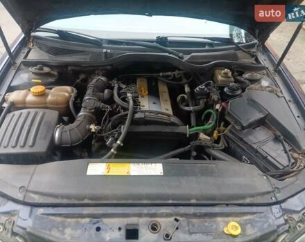 Синій Опель Омега, об'ємом двигуна 2 л та пробігом 294 тис. км за 2000 $, фото 7 на Automoto.ua