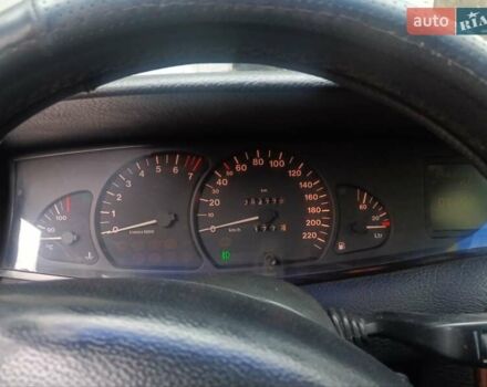 Синій Опель Омега, об'ємом двигуна 2 л та пробігом 294 тис. км за 2000 $, фото 2 на Automoto.ua