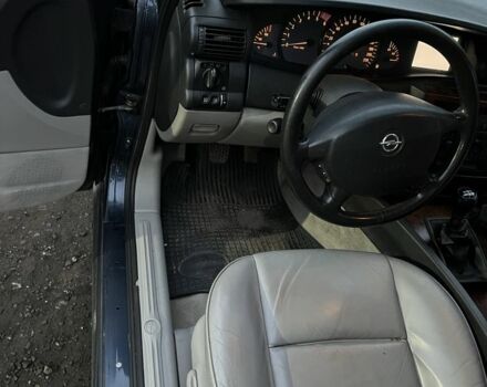 Синій Опель Омега, об'ємом двигуна 2.5 л та пробігом 345 тис. км за 2350 $, фото 2 на Automoto.ua