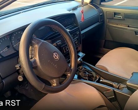 Синий Опель Омега, объемом двигателя 2 л и пробегом 310 тыс. км за 3200 $, фото 6 на Automoto.ua