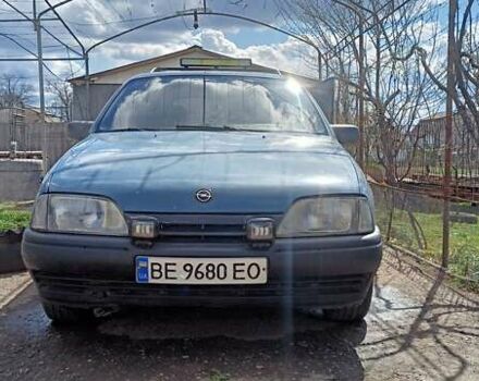 Синий Опель Омега, объемом двигателя 2.3 л и пробегом 354 тыс. км за 1350 $, фото 6 на Automoto.ua
