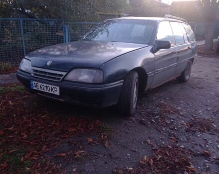 Опель Омега 1988 в Софиевке на Automoto.ua Синий Опель Омега, объемом двигателя 2 л и пробегом 500 тыс. км за 831 $, фото 2 на Automoto.ua