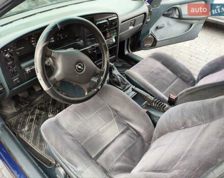 Опель Омега 1990 в Обухове на Automoto.ua Синий Опель Омега, объемом двигателя 2.6 л и пробегом 400 тыс. км за 1000 $, фото 5 на Automoto.ua