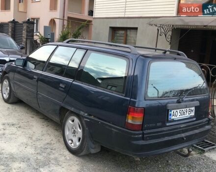 Синий Опель Омега, объемом двигателя 2 л и пробегом 300 тыс. км за 750 $, фото 1 на Automoto.ua