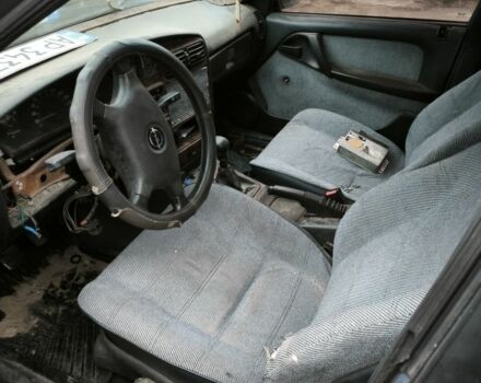 Синий Опель Омега, объемом двигателя 0 л и пробегом 250 тыс. км за 24 $, фото 4 на Automoto.ua