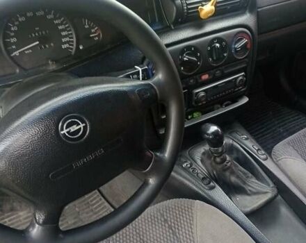 Синий Опель Омега, объемом двигателя 2 л и пробегом 430 тыс. км за 1500 $, фото 2 на Automoto.ua