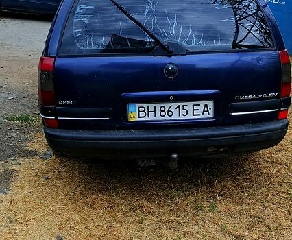 Синий Опель Омега, объемом двигателя 2 л и пробегом 435 тыс. км за 1600 $, фото 1 на Automoto.ua