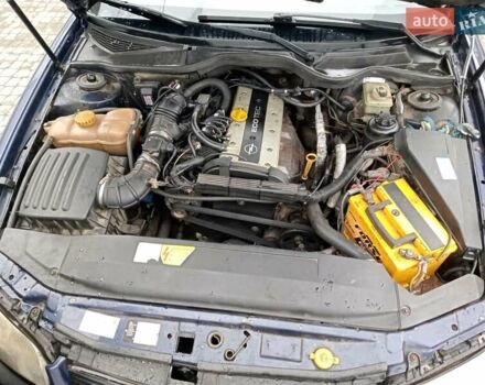 Синий Опель Омега, объемом двигателя 2 л и пробегом 450 тыс. км за 1300 $, фото 2 на Automoto.ua