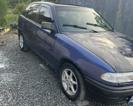 Синий Опель Омега, объемом двигателя 1.4 л и пробегом 360 тыс. км за 300 $, фото 1 на Automoto.ua