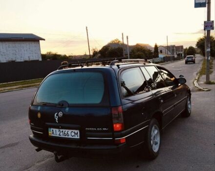 Синий Опель Омега, объемом двигателя 2 л и пробегом 268 тыс. км за 2500 $, фото 2 на Automoto.ua