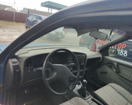 Синий Опель Омега, объемом двигателя 2 л и пробегом 300 тыс. км за 200 $, фото 4 на Automoto.ua