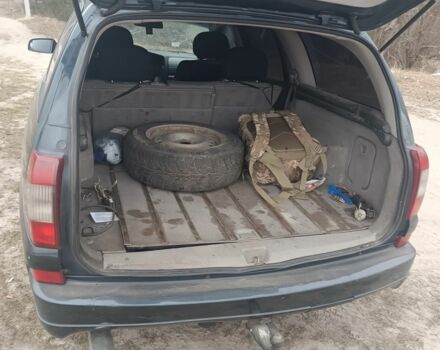 Синій Опель Омега, об'ємом двигуна 2 л та пробігом 350 тис. км за 1400 $, фото 3 на Automoto.ua