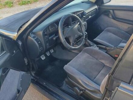 Синій Опель Омега, об'ємом двигуна 2 л та пробігом 400 тис. км за 1300 $, фото 1 на Automoto.ua