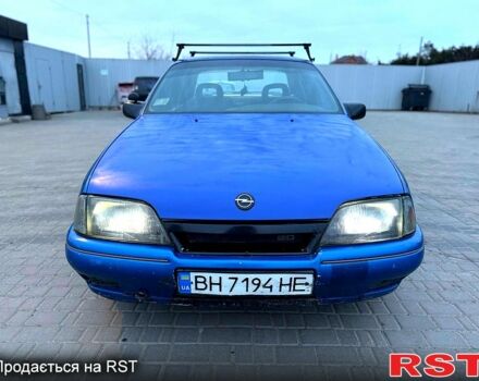 Синій Опель Омега, об'ємом двигуна 2 л та пробігом 100 тис. км за 699 $, фото 1 на Automoto.ua