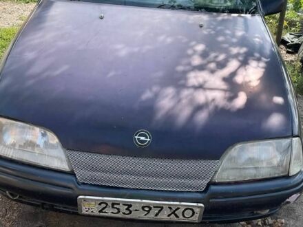 Синій Опель Омега, об'ємом двигуна 2 л та пробігом 349 тис. км за 1100 $, фото 1 на Automoto.ua
