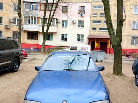 Опель Омега 1987 у Дніпро (Дніпропетровську) на Automoto.ua Синій Опель Омега, об'ємом двигуна 2 л та пробігом 227 тис. км за 899 $, фото 1 на Automoto.ua
