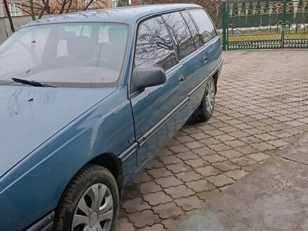 Синий Опель Омега, объемом двигателя 1.8 л и пробегом 280 тыс. км за 1400 $, фото 1 на Automoto.ua