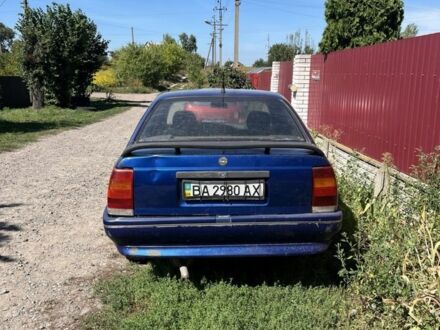 Опель Омега 1988 в Калинівка на Automoto.ua Синий Опель Омега, объемом двигателя 1.8 л и пробегом 400 тыс. км за 350 $, фото 1 на Automoto.ua