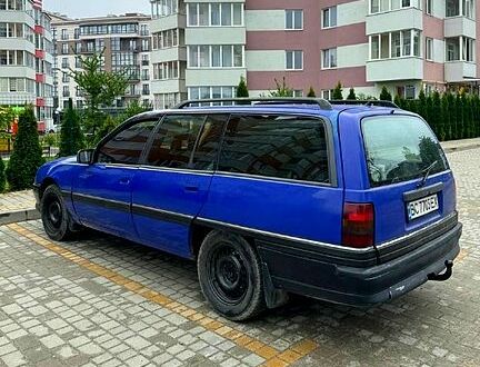 Синий Опель Омега, объемом двигателя 2 л и пробегом 0 тыс. км за 1400 $, фото 1 на Automoto.ua