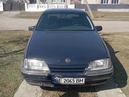 Синий Опель Омега, объемом двигателя 1.8 л и пробегом 335 тыс. км за 1250 $, фото 1 на Automoto.ua
