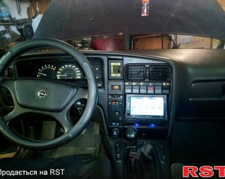 Синий Опель Омега, объемом двигателя 2 л и пробегом 306 тыс. км за 1800 $, фото 1 на Automoto.ua