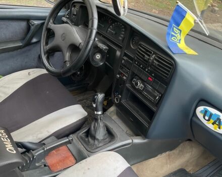 Синий Опель Омега, объемом двигателя 2 л и пробегом 360 тыс. км за 788 $, фото 1 на Automoto.ua