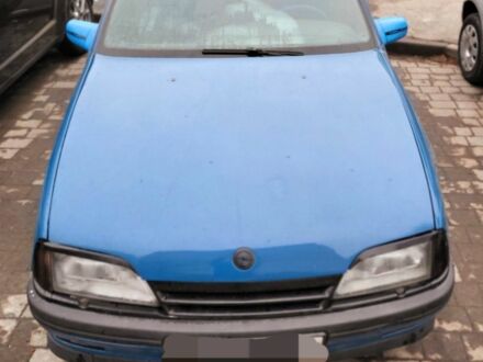 Синий Опель Омега, объемом двигателя 2 л и пробегом 280 тыс. км за 592 $, фото 1 на Automoto.ua