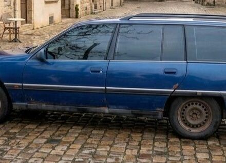 Синий Опель Омега, объемом двигателя 0 л и пробегом 1 тыс. км за 629 $, фото 1 на Automoto.ua