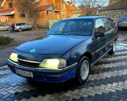 Синий Опель Омега, объемом двигателя 2 л и пробегом 201 тыс. км за 750 $, фото 1 на Automoto.ua