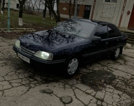 Синий Опель Омега, объемом двигателя 2 л и пробегом 300 тыс. км за 1200 $, фото 1 на Automoto.ua