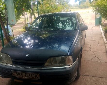 Синий Опель Омега, объемом двигателя 2 л и пробегом 0 тыс. км за 1000 $, фото 1 на Automoto.ua