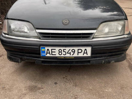 Синий Опель Омега, объемом двигателя 2 л и пробегом 300 тыс. км за 1500 $, фото 1 на Automoto.ua