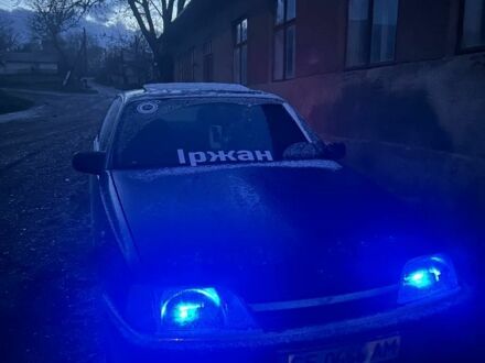 Опель Омега 1993 у Чернівцях на Automoto.ua Синій Опель Омега, об'ємом двигуна 2 л та пробігом 345 тис. км за 1000 $, фото 1 на Automoto.ua