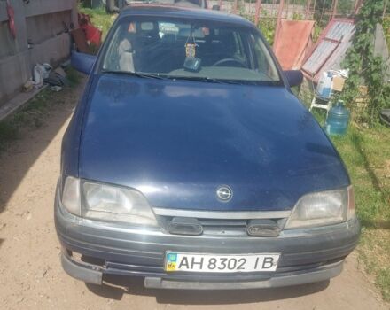 Синий Опель Омега, объемом двигателя 2 л и пробегом 244 тыс. км за 75000 $, фото 1 на Automoto.ua