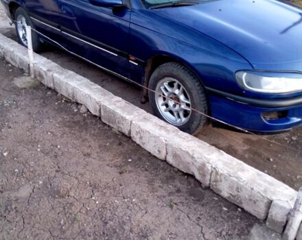 Синий Опель Омега, объемом двигателя 2 л и пробегом 500 тыс. км за 1800 $, фото 1 на Automoto.ua