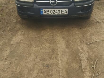 Синій Опель Омега, об'ємом двигуна 2.5 л та пробігом 350 тис. км за 1600 $, фото 1 на Automoto.ua