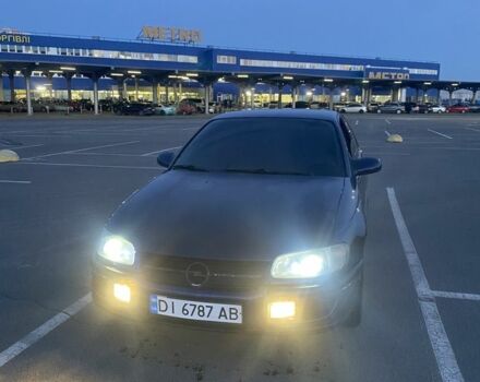 Синий Опель Омега, объемом двигателя 2 л и пробегом 342 тыс. км за 2000 $, фото 1 на Automoto.ua