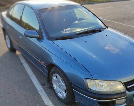 Синий Опель Омега, объемом двигателя 2 л и пробегом 310 тыс. км за 2700 $, фото 1 на Automoto.ua