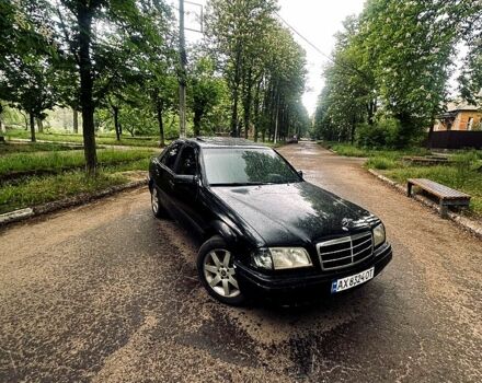 Синий Опель Омега, объемом двигателя 3 л и пробегом 300 тыс. км за 2800 $, фото 1 на Automoto.ua