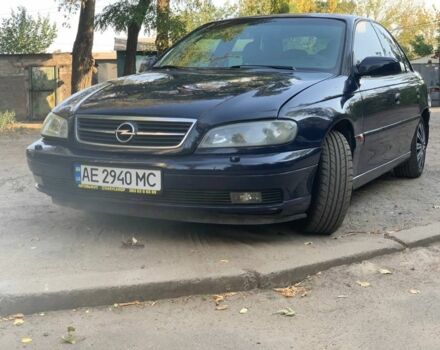 Синий Опель Омега, объемом двигателя 2.2 л и пробегом 325 тыс. км за 2978 $, фото 1 на Automoto.ua