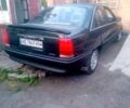 Зеленый Опель Омега, объемом двигателя 1.8 л и пробегом 330 тыс. км за 900 $, фото 1 на Automoto.ua