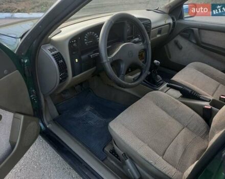Зелений Опель Омега, об'ємом двигуна 2 л та пробігом 270 тис. км за 2300 $, фото 13 на Automoto.ua