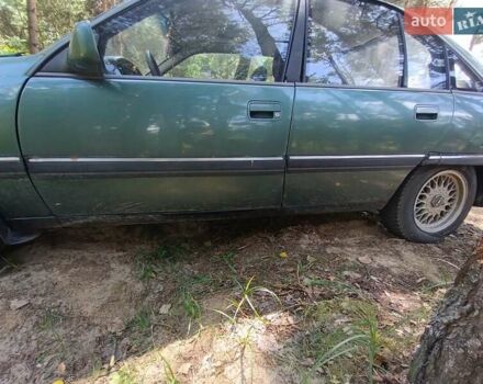Зеленый Опель Омега, объемом двигателя 2 л и пробегом 327 тыс. км за 1250 $, фото 3 на Automoto.ua