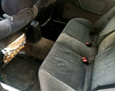 Зеленый Опель Омега, объемом двигателя 2 л и пробегом 263 тыс. км за 1100 $, фото 5 на Automoto.ua