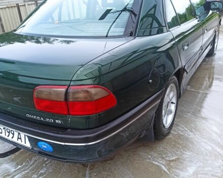 Зеленый Опель Омега, объемом двигателя 2 л и пробегом 999 тыс. км за 1300 $, фото 3 на Automoto.ua