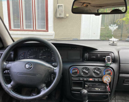 Зеленый Опель Омега, объемом двигателя 2 л и пробегом 482 тыс. км за 2500 $, фото 6 на Automoto.ua