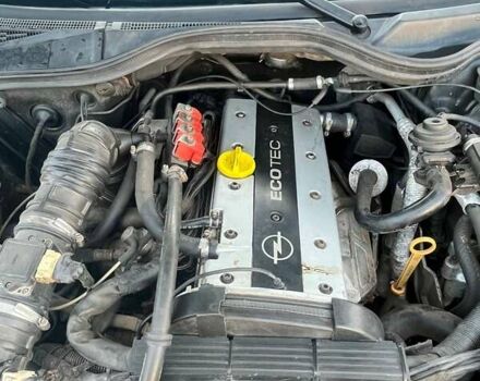 Зеленый Опель Омега, объемом двигателя 2 л и пробегом 190 тыс. км за 2200 $, фото 9 на Automoto.ua